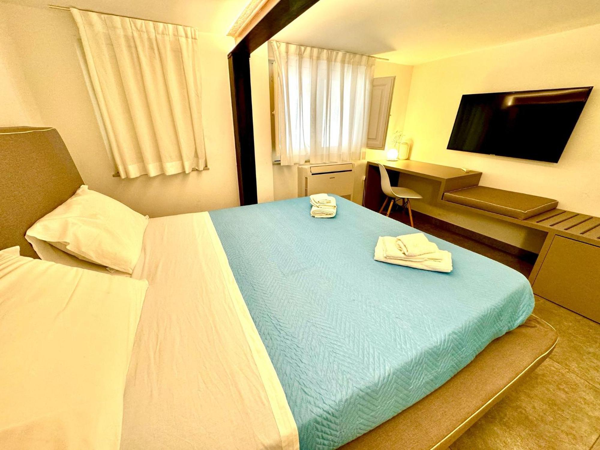 Cortile Nobile Luxury Suites คาตาเนีย ภายนอก รูปภาพ
