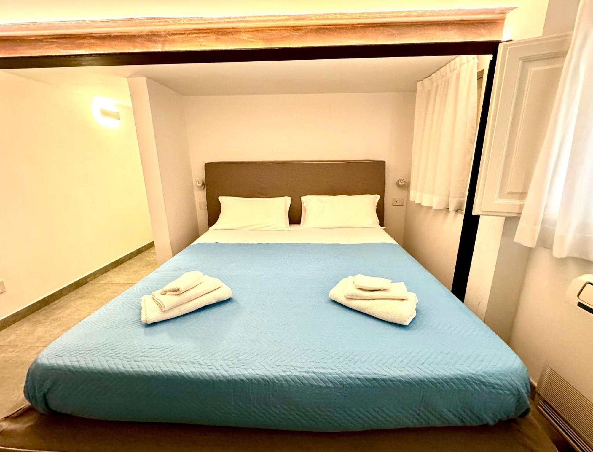 Cortile Nobile Luxury Suites คาตาเนีย ภายนอก รูปภาพ