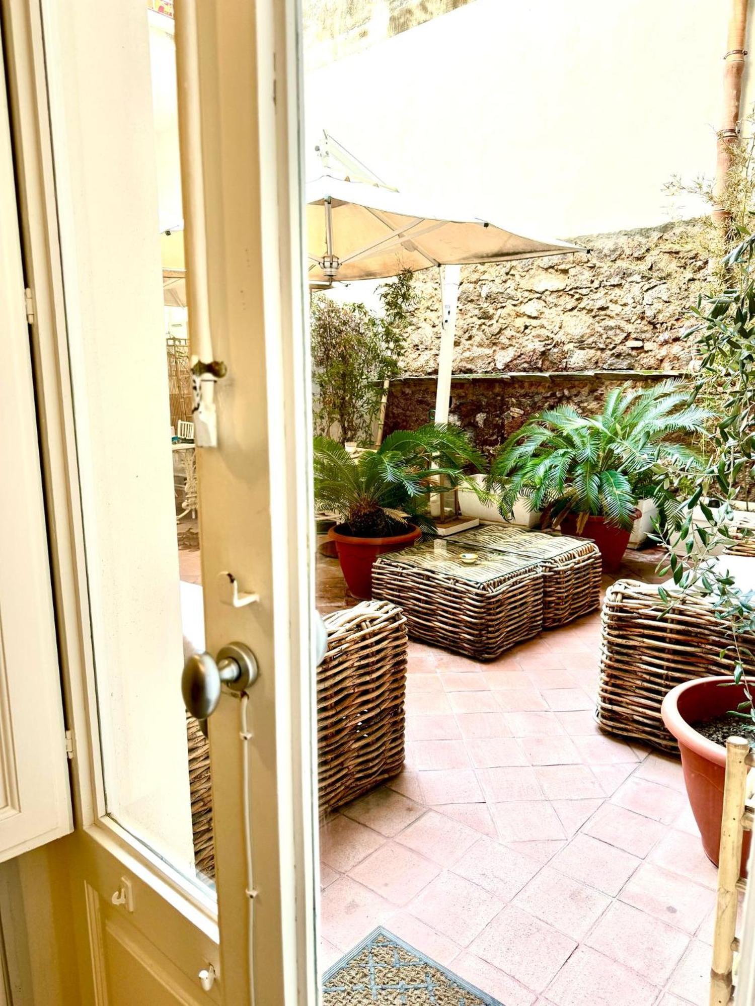 Cortile Nobile Luxury Suites คาตาเนีย ภายนอก รูปภาพ