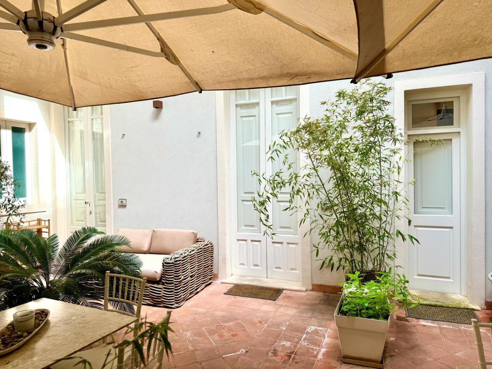Cortile Nobile Luxury Suites คาตาเนีย ภายนอก รูปภาพ